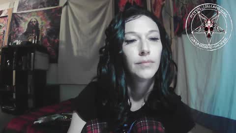 Snapshot of madame_lucifer chatting on 09.29.25 Madame Lucifer online show from 09.29.25