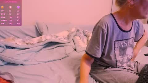 Snapshot of madamesquirttatti chatting on 11.18.25 MadameSquirtTatti online show from 11.18.25