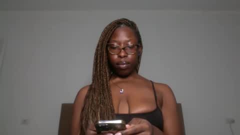 Snapshot of madamindigo chatting on 01.02.25 YourMadamIndigo online show from 01.02.25