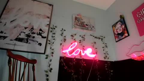 Snapshot of maddi_avalon chatting on 02.24.25 Maddi Avalon online show from 02.24.25