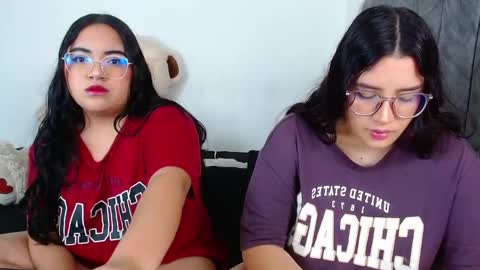 Snapshot of maddie_and_chelsea_ chatting on 01.12.25 Maddie and Chelsea online show from 01.12.25