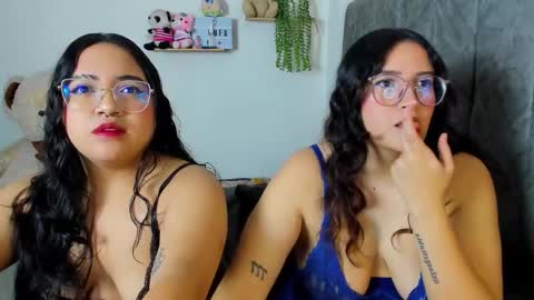 Snapshot of maddie_and_chelsea_ chatting on 09.28.25 Maddie and Chelsea online show from 09.28.25