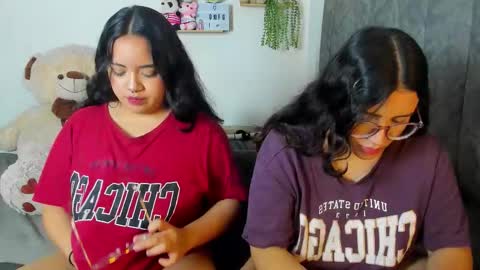 Snapshot of maddie_and_chelsea_ chatting on 10.10.25 Maddie and Chelsea online show from 10.10.25