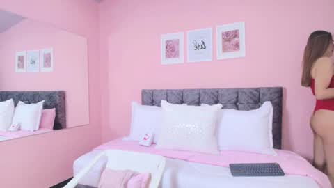 Snapshot of maddie_beauty chatting on 10.15.25 Maddie online show from 10.15.25