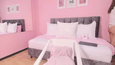 Snapshot of maddie_beauty chatting on 10.16.25 Maddie online show from 10.16.25