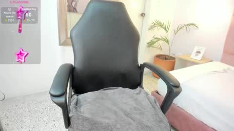 Maddie Grey online show from 10.02.25