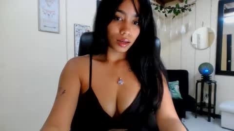 Snapshot of maddie_thompsonn chatting on 10.24.25 maddie_thompsonn online show from 10.24.25