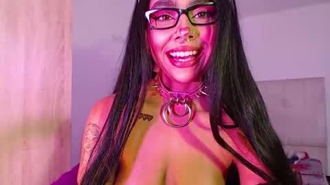 Snapshot of maddiie_and_clyde chatting on 09.20.25 maddiie and clyde online show from 09.20.25