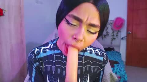 Snapshot of maddiie_and_clyde chatting on 09.30.25 maddiie and clyde online show from 09.30.25