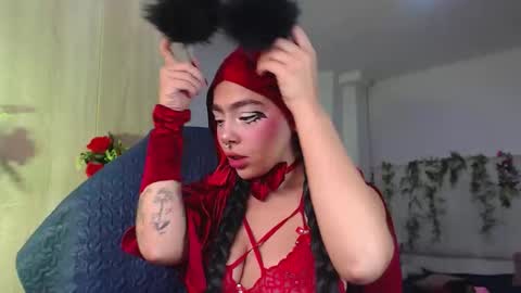 Snapshot of maddiie_and_clyde chatting on 10.31.25 maddiie and clyde online show from 10.31.25