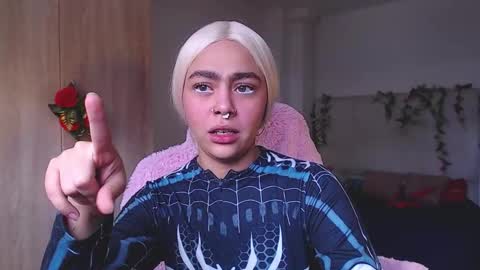 Snapshot of maddiie_and_clyde chatting on 11.12.25 maddiie and clyde online show from 11.12.25