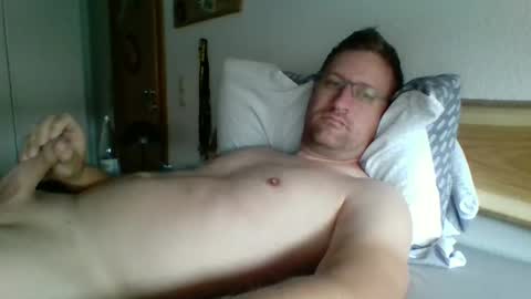 Snapshot of maddin8891 chatting on 10.06.25 Maddin online show from 10.06.25