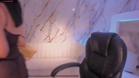 Maddison online show from 10.15.25