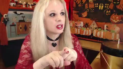 MaddisonRae online show from 08.10.26