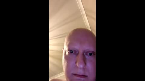 Snapshot of maddogg17 chatting on 12.17.25 maddogg17 online show from 12.17.25