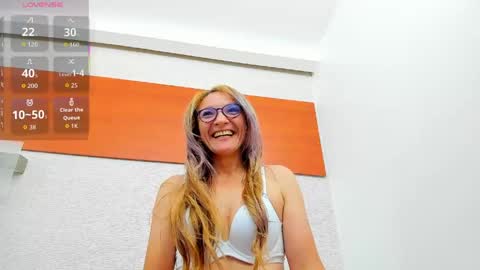 Snapshot of maddy_cartter chatting on 05.11.26 maddy cartter online show from 05.11.26