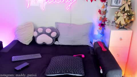 Snapshot of maddy_parisi chatting on 12.03.25 Maddy online show from 12.03.25