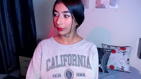 Maddy Parker  online show from 02.05.25