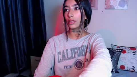 Maddy Parker  online show from 02.05.25