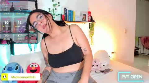 Snapshot of maddy_rose12 chatting on 10.07.25 Maddy rose12 online show from 10.07.25