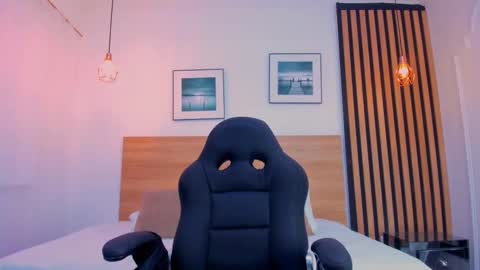  Maddy Crofft online show from 09.27.25