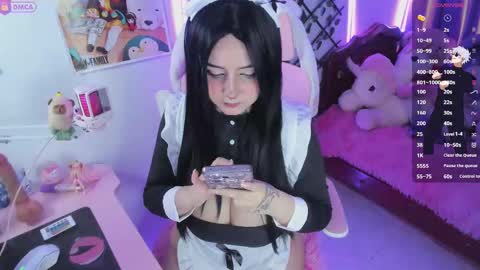 Maddy Foox online show from 11.07.25