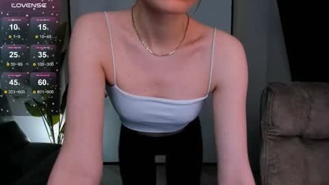 Snapshot of maddygarcia chatting on 02.27.25 maddygarcia online show from 02.27.25