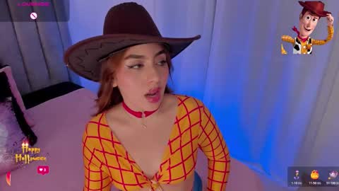 Snapshot of maddylennon chatting on 11.01.25 Lina online show from 11.01.25