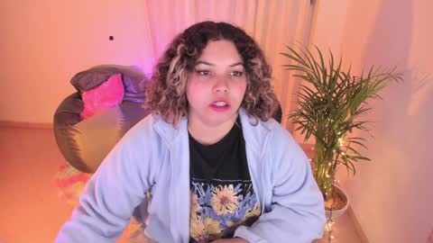 Snapshot of madelaine_taylor chatting on 01.24.25 madelaine_taylor online show from 01.24.25