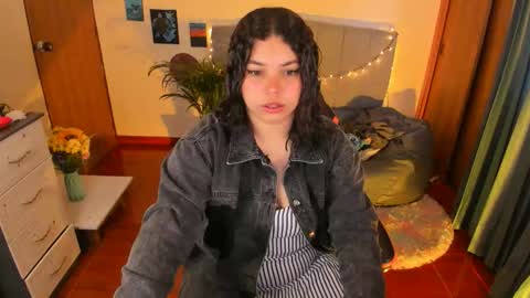 Snapshot of madelaine_taylor chatting on 09.10.25 madelaine_taylor online show from 09.10.25