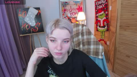 Snapshot of madelaines chatting on 01.06.26 madelaines online show from 01.06.26