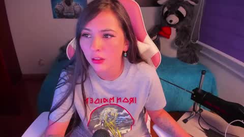 Snapshot of madeleine_shinobi chatting on 02.01.25 Emily Only Fans online show from 02.01.25