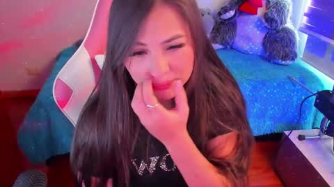 Snapshot of madeleine_shinobi chatting on 03.05.25 Emily Only Fans online show from 03.05.25