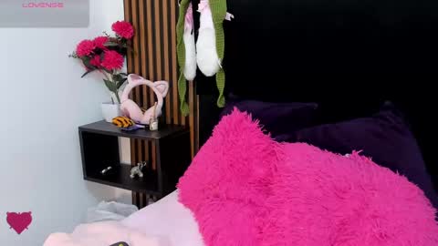 Snapshot of madelin_clerk chatting on 12.02.24 Madelin Clerk online show from 12.02.24