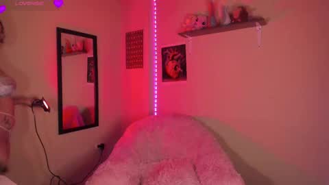 Snapshot of madelinebenet chatting on 12.13.24 Madeline online show from 12.13.24