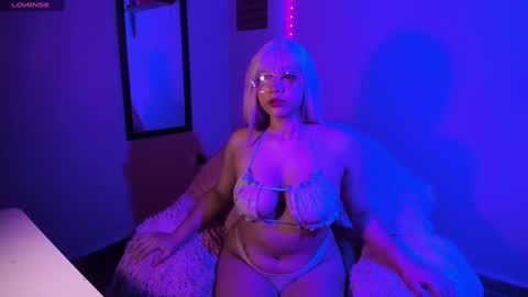 Snapshot of madelinebenet chatting on 01.09.25 Madeline online show from 01.09.25