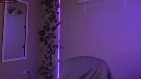 Snapshot of madelinebenet chatting on 09.09.25 Madeline online show from 09.09.25