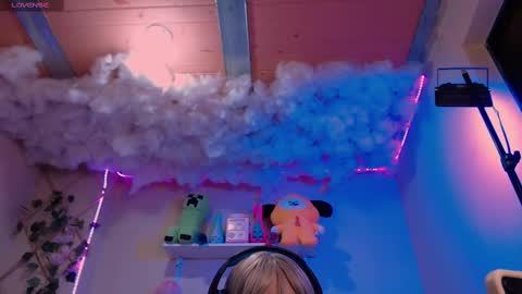 Snapshot of madelinebenet chatting on 10.25.25 Madeline online show from 10.25.25