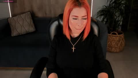 Snapshot of madelinefox_ chatting on 09.10.25 Madeline online show from 09.10.25