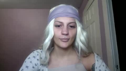 Snapshot of madelinevalentine chatting on 09.12.25 madeline online show from 09.12.25