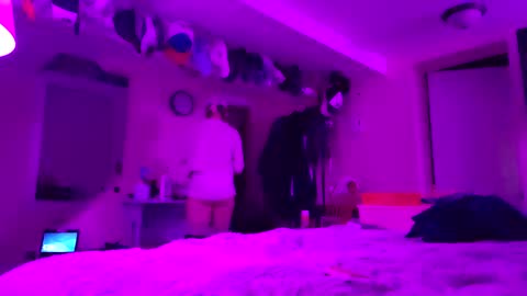 Snapshot of madie_ray chatting on 09.18.25 Madie Ray online show from 09.18.25