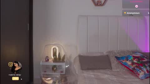 Valentina   1030   530  -  online show from 11.21.25