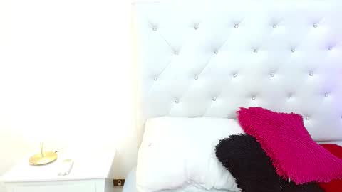 Snapshot of madison_horny69 chatting on 03.04.25 Jenny  online show from 03.04.25