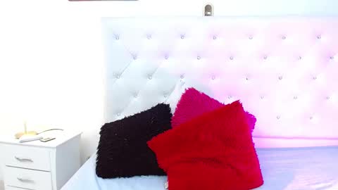 Snapshot of madison_horny69 chatting on 03.08.25 Jenny  online show from 03.08.25