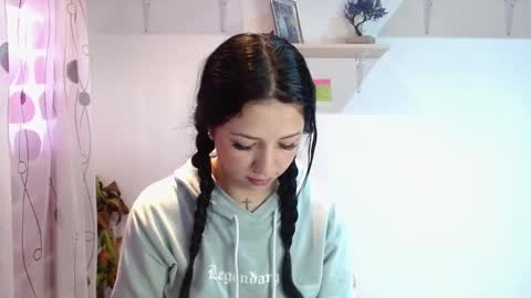 Snapshot of madisoncambel chatting on 12.12.24 Madison Cambel online show from 12.12.24