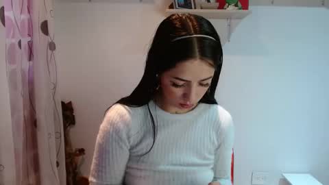 Snapshot of madisoncambel chatting on 01.28.25 Madison Cambel online show from 01.28.25