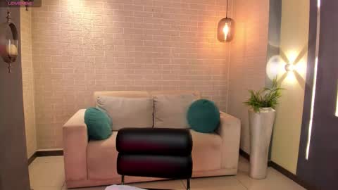 Snapshot of madisoncollinsx chatting on 10.31.25 Maddi Collins online show from 10.31.25