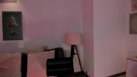 Snapshot of madisoncollinsx chatting on 11.11.25 Maddi Collins online show from 11.11.25