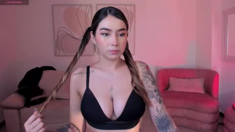 Snapshot of madisoncollinsx chatting on 11.22.25 Maddi Collins online show from 11.22.25