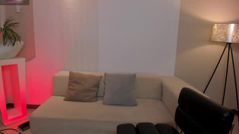 Snapshot of madisoncollinsx chatting on 11.23.25 Maddi Collins online show from 11.23.25